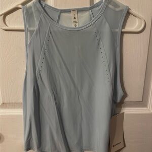 Lululemon Sculpt Cropped Tank
Great Condition - NWT
Never Worn!!